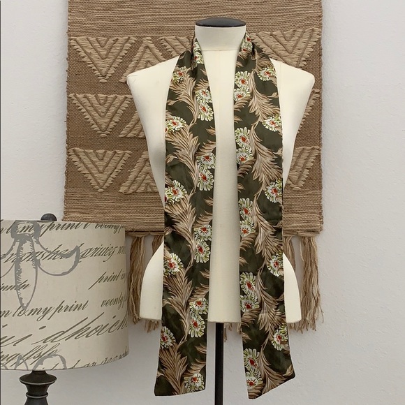 Vintage Accessories - @61” long Women’s floral scarf 🧣 vintage pretty